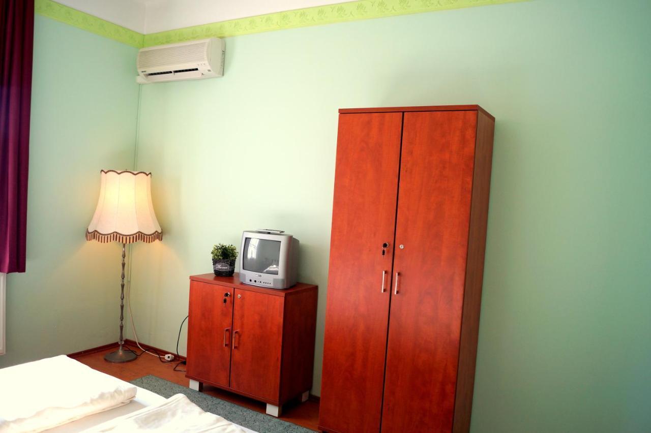 Sophie'S Holiday Marton Villa & Apartmanok Siofok Bagian luar foto